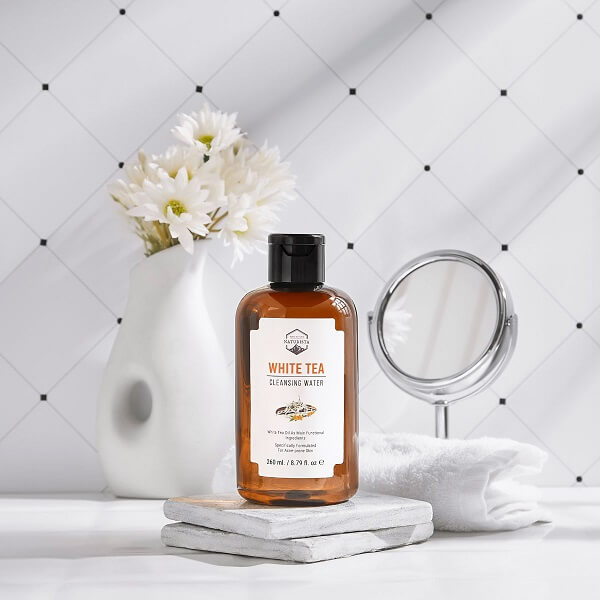 Naturista White Tea Cleansing Water - Image 2